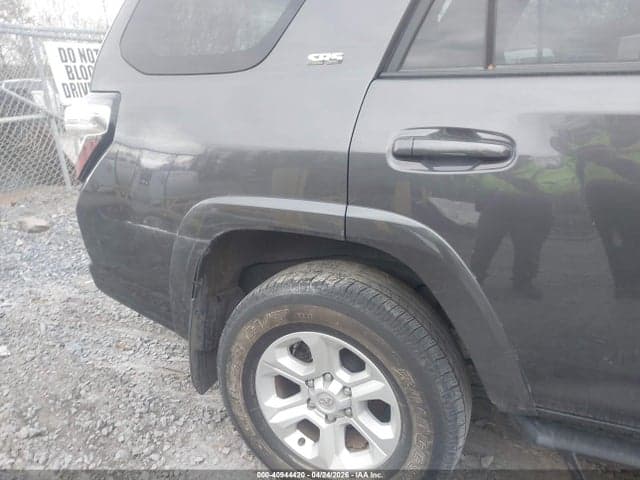 2022 TOYOTA 4RUNNER SR5 12