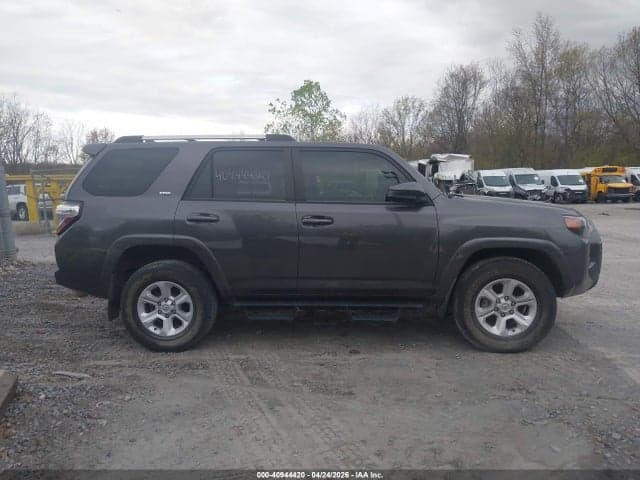 2022 TOYOTA 4RUNNER SR5 14