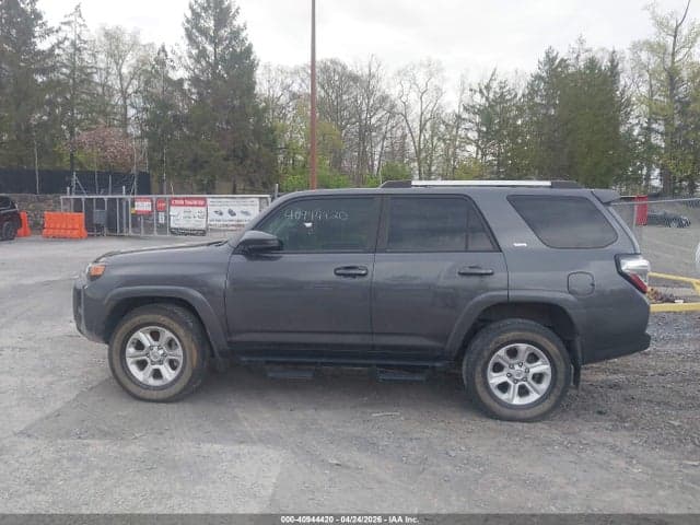 2022 TOYOTA 4RUNNER SR5 15