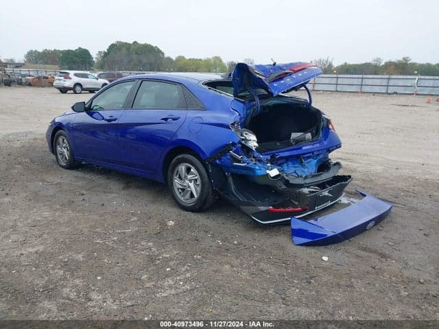 2024 HYUNDAI ELANTRA SE 3