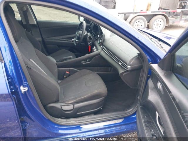 2024 HYUNDAI ELANTRA SE 5