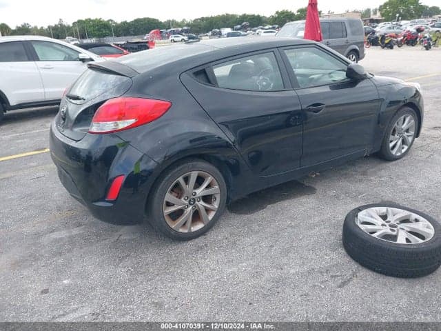 2017 HYUNDAI VELOSTER 4
