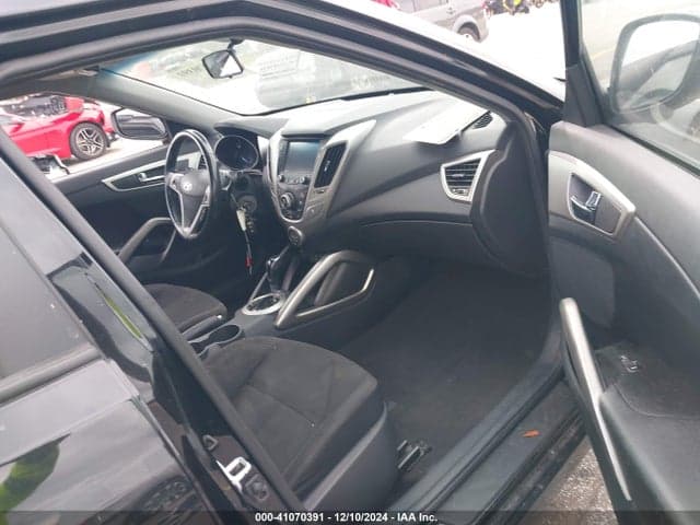 2017 HYUNDAI VELOSTER 5