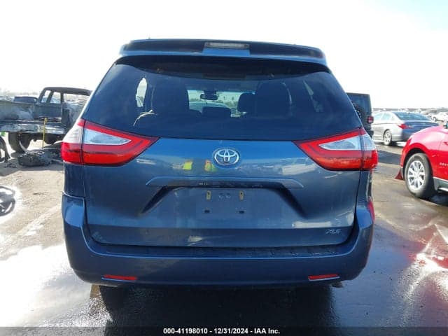 2017 TOYOTA SIENNA XLE 8 PASSENGER 16