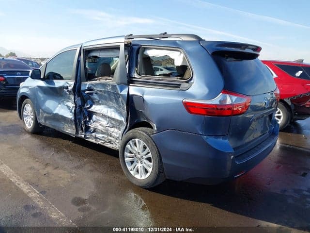 2017 TOYOTA SIENNA XLE 8 PASSENGER 3