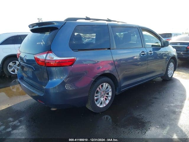 2017 TOYOTA SIENNA XLE 8 PASSENGER 4