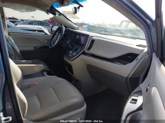 2017 TOYOTA SIENNA XLE 8 PASSENGER 5