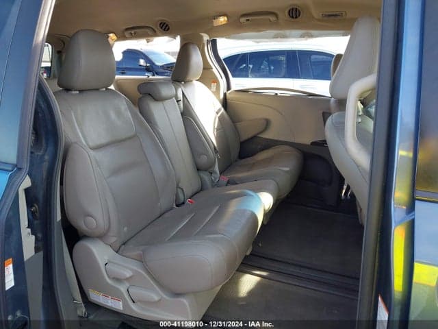 2017 TOYOTA SIENNA XLE 8 PASSENGER 8