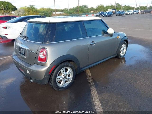 2012 MINI COOPER 4