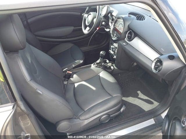 2012 MINI COOPER 5