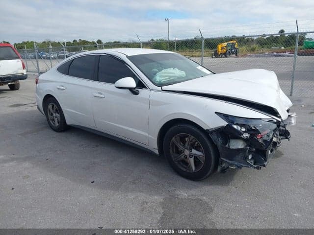 2021 HYUNDAI SONATA SE 1