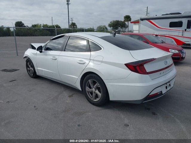 2021 HYUNDAI SONATA SE 3