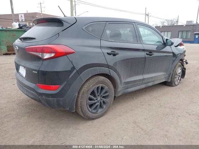 2018 HYUNDAI TUCSON SE 4