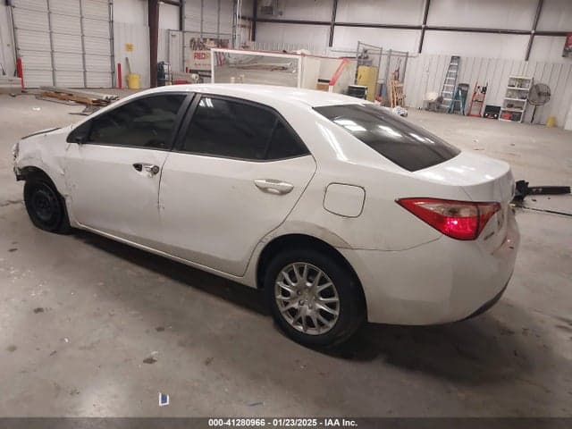 2017 TOYOTA COROLLA LE 3
