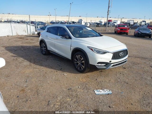 2017 INFINITI QX30 PREMIUM 1