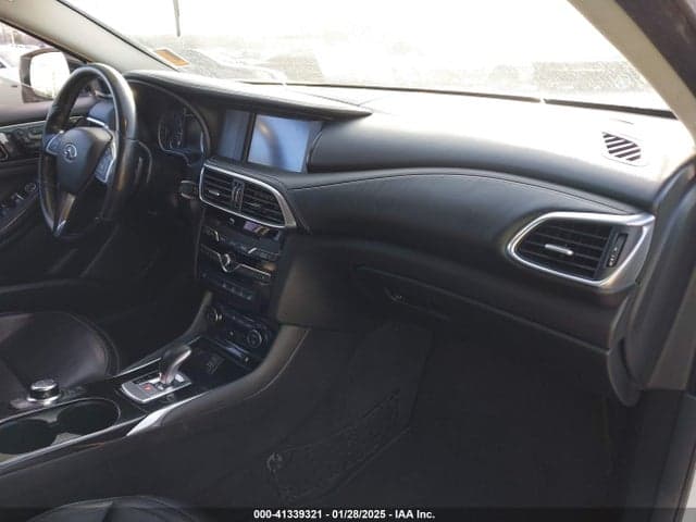 2017 INFINITI QX30 PREMIUM 5