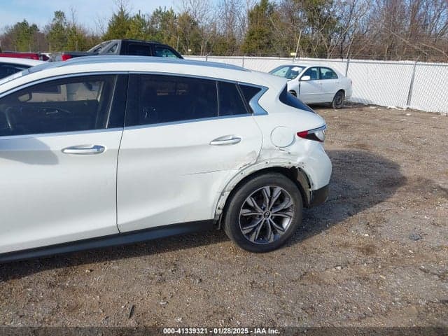 2017 INFINITI QX30 PREMIUM 6