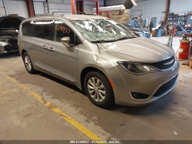 2019 CHRYSLER PACIFICA TOURING L 1