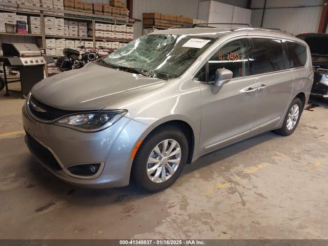 2019 CHRYSLER PACIFICA TOURING L 2
