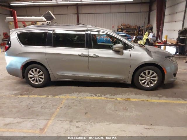 2019 CHRYSLER PACIFICA TOURING L 13