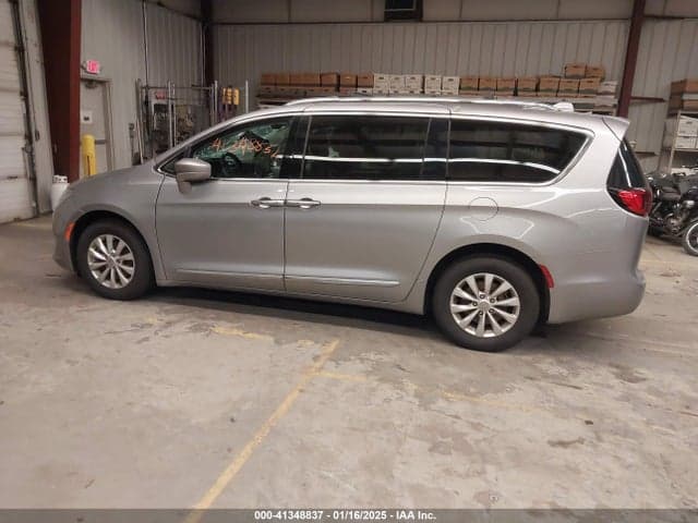 2019 CHRYSLER PACIFICA TOURING L 14