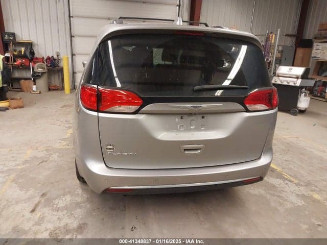 2019 CHRYSLER PACIFICA TOURING L 16
