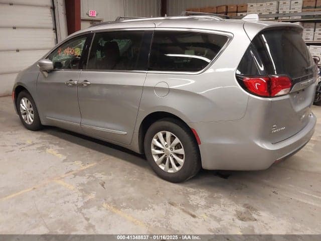 2019 CHRYSLER PACIFICA TOURING L 3