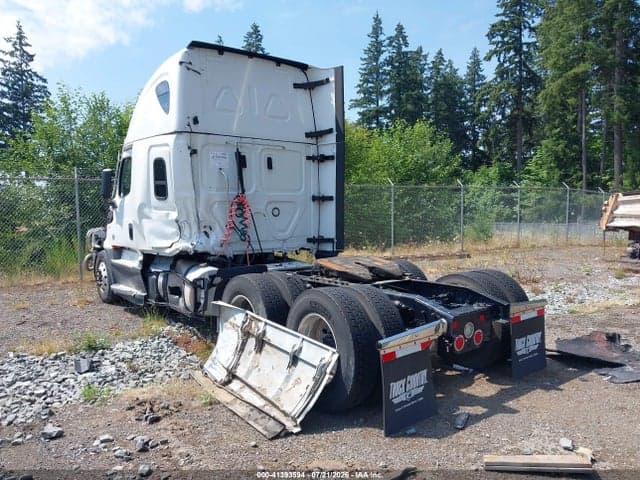 2022 FREIGHTLINER NEW CASCADIA 126 3