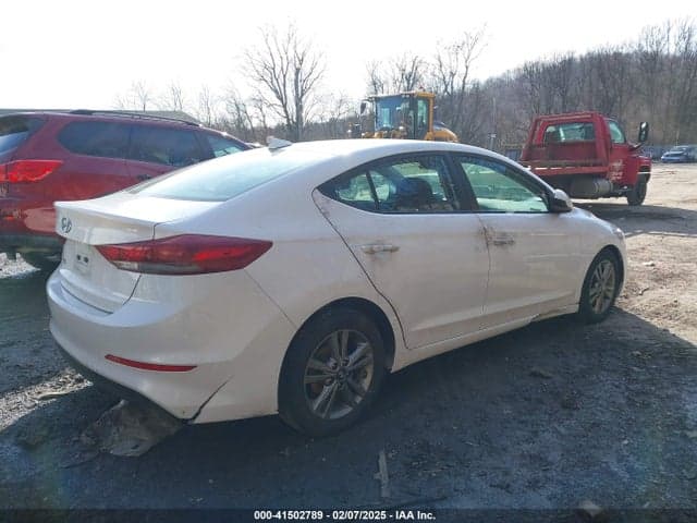 2018 HYUNDAI ELANTRA SEL 4