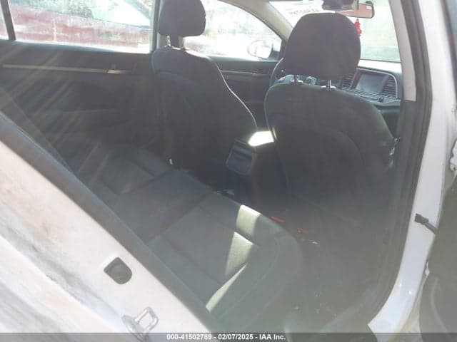 2018 HYUNDAI ELANTRA SEL 8