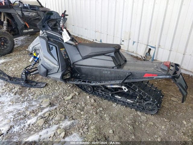 2025 INDY 650 VR1 137 3