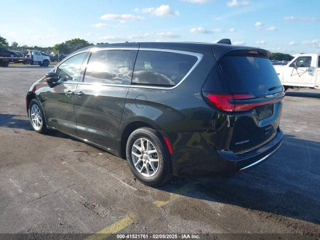 2023 CHRYSLER PACIFICA TOURING L 3