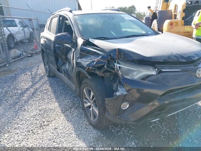 2017 TOYOTA RAV4 XLE 6