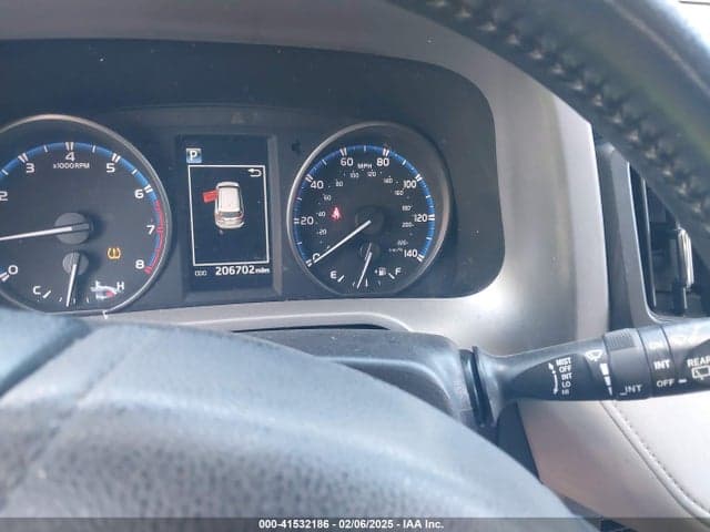 2017 TOYOTA RAV4 XLE 7