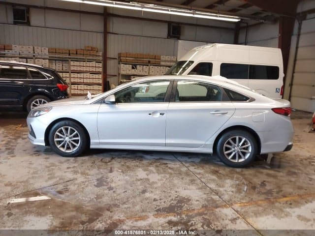 2018 HYUNDAI SONATA SE 13