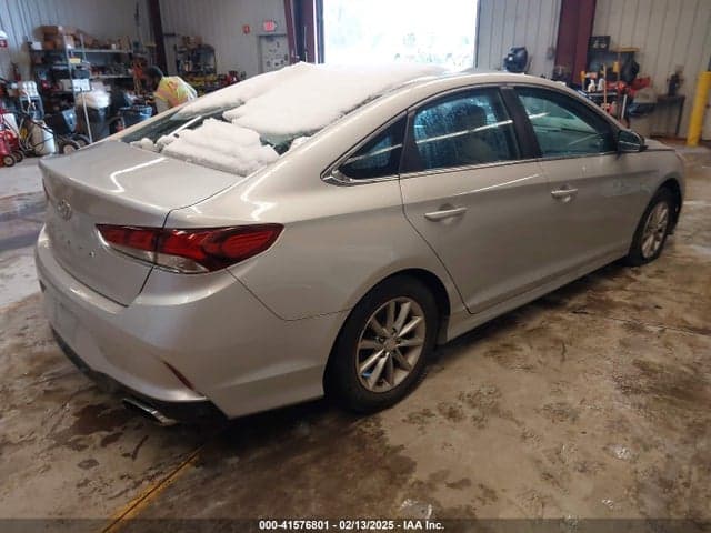2018 HYUNDAI SONATA SE 4