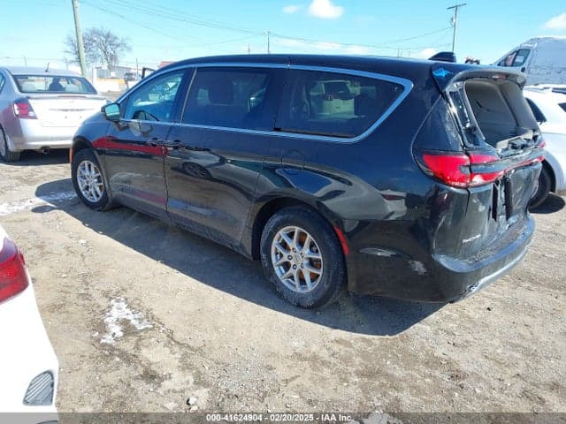 2023 CHRYSLER PACIFICA TOURING L 3