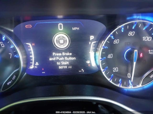 2023 CHRYSLER PACIFICA TOURING L 7