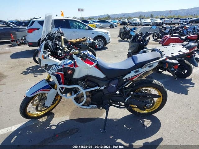 2017 HONDA CRF1000 13