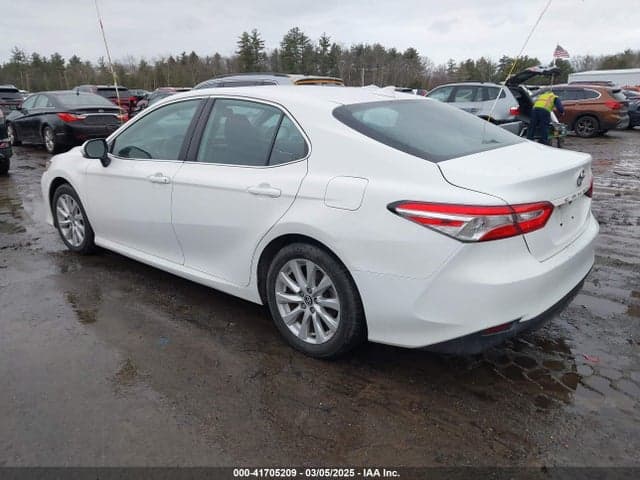 2020 TOYOTA CAMRY LE 3
