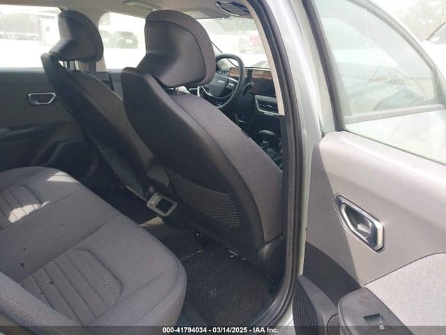 2025 KIA K4 EX 8