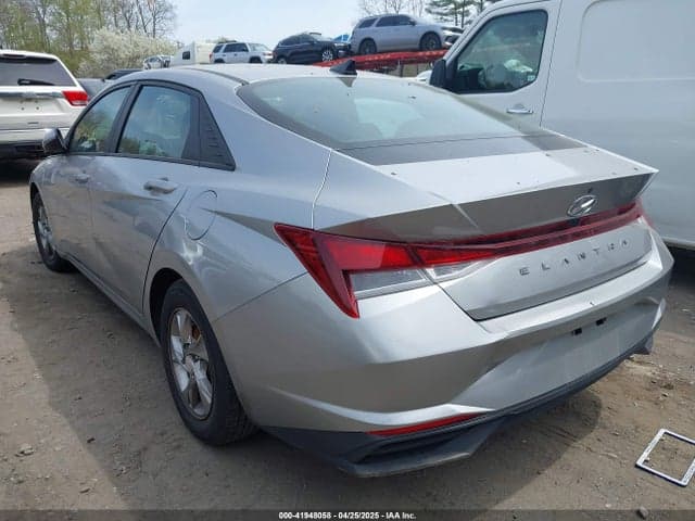 2021 HYUNDAI ELANTRA SE 3