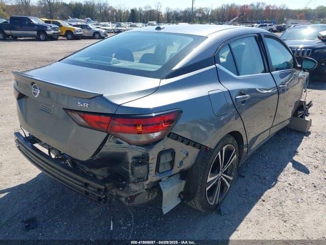 2022 NISSAN SENTRA SR XTRONIC CVT 4
