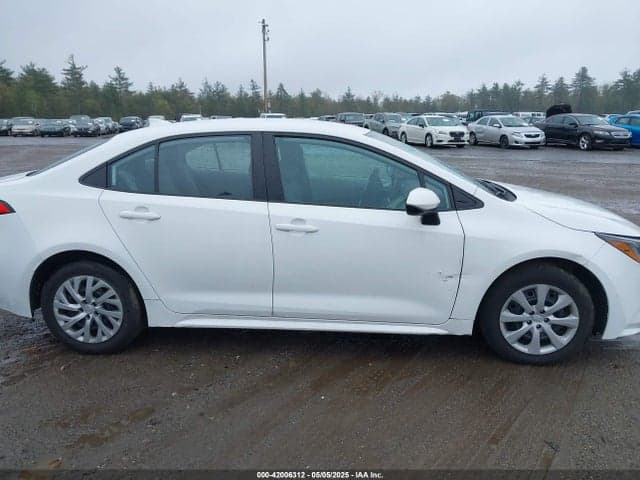 2022 TOYOTA COROLLA LE 13
