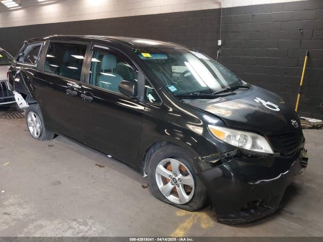 2017 TOYOTA SIENNA L 7 PASSENGER