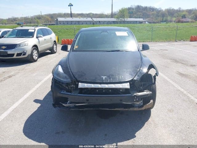 2024 TESLA MODEL Y RWD 13