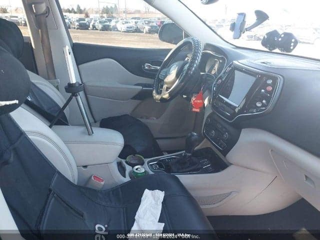 2020 JEEP CHEROKEE LIMITED FWD 5