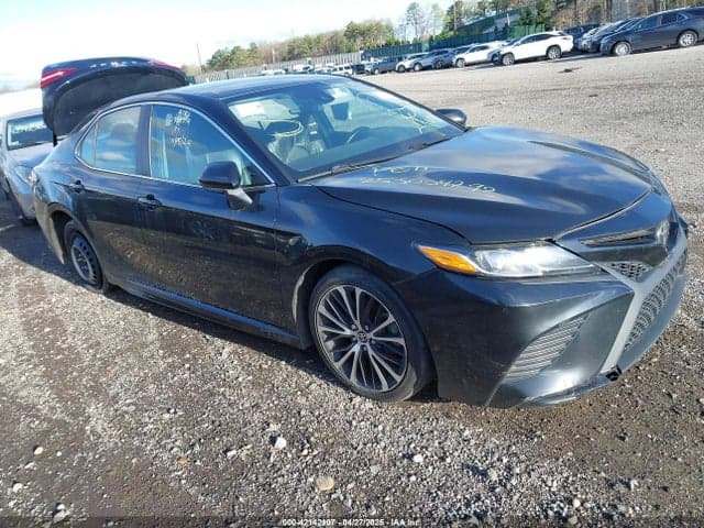 2020 TOYOTA CAMRY SE 1