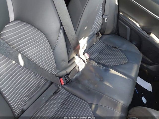 2020 TOYOTA CAMRY SE 8