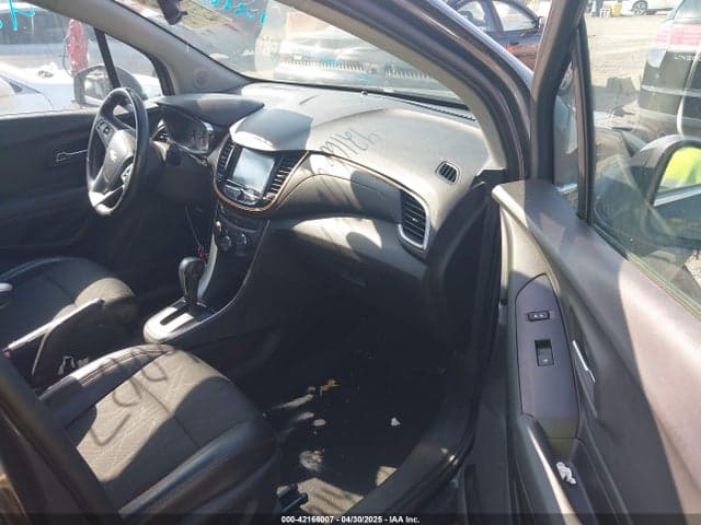 2017 CHEVROLET TRAX LT 5